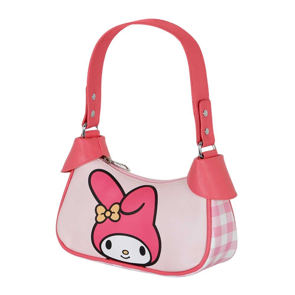 Sac Hello Kitty My Melody porté en bandoulière montrant son design pratique et stylé