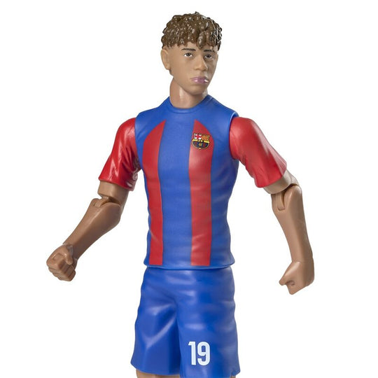 Figurine Lamine Yamal debout, mettant en avant les détails du short et des chaussures