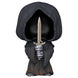 Vue rapprochée de la figurine Funko POP Nazgul avec détails du visage et de la cape noire, présentée dans son emballage d'origine.