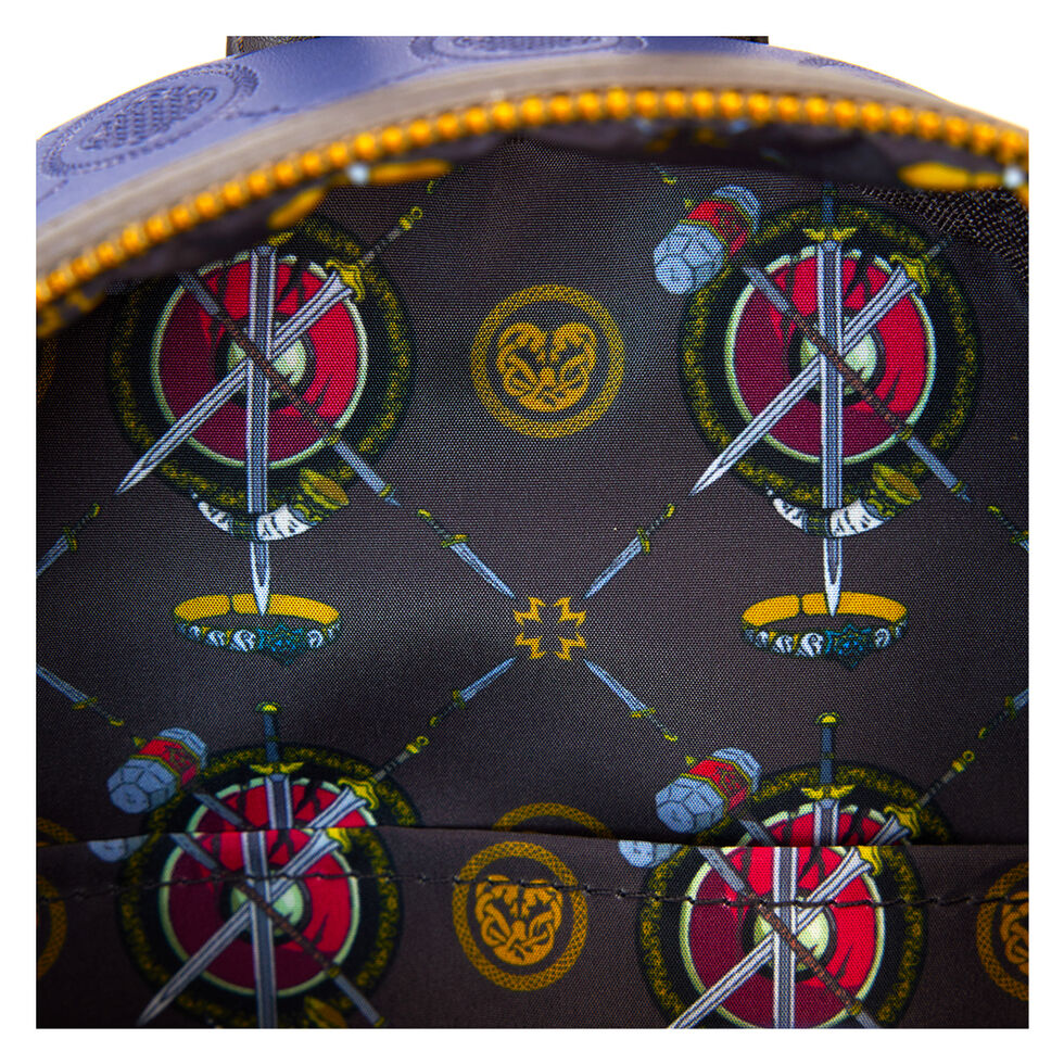 Sac à dos en situation d’usage, porté par un fan de La Guerre des Rohirrim
