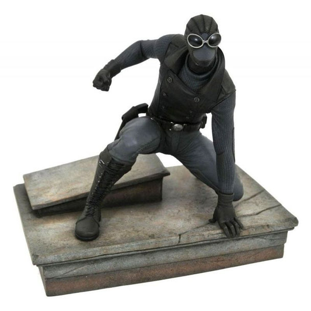Figurine Spiderman costume noir de 18 cm signée DIAMOND SELECT, présentant une sculpture réaliste et finition professionnelle