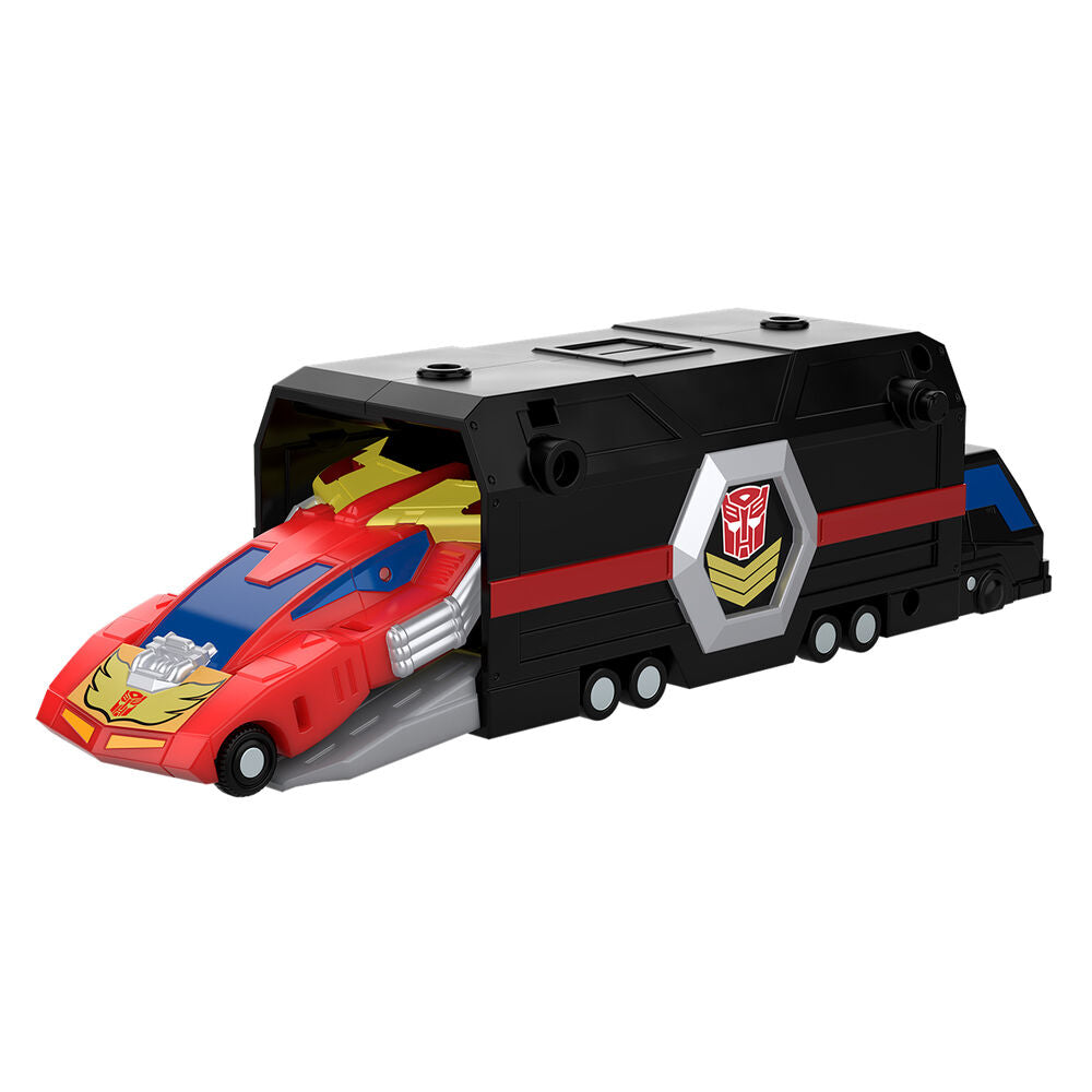 Micro-remorque MT-13 transportant la figurine Hot Rod en mode véhicule, vue rapprochée