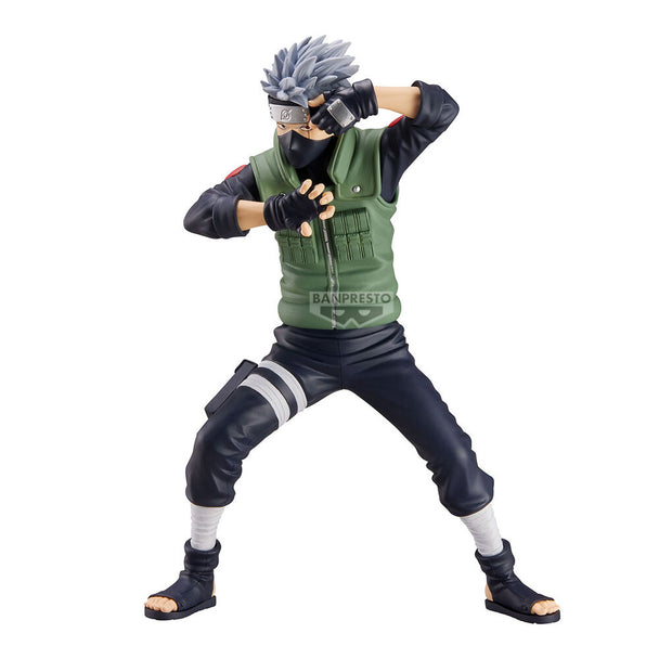 Figurine Kakashi Hatake Grandista 23cm vue de face avec détails précis des vêtements et accessoires