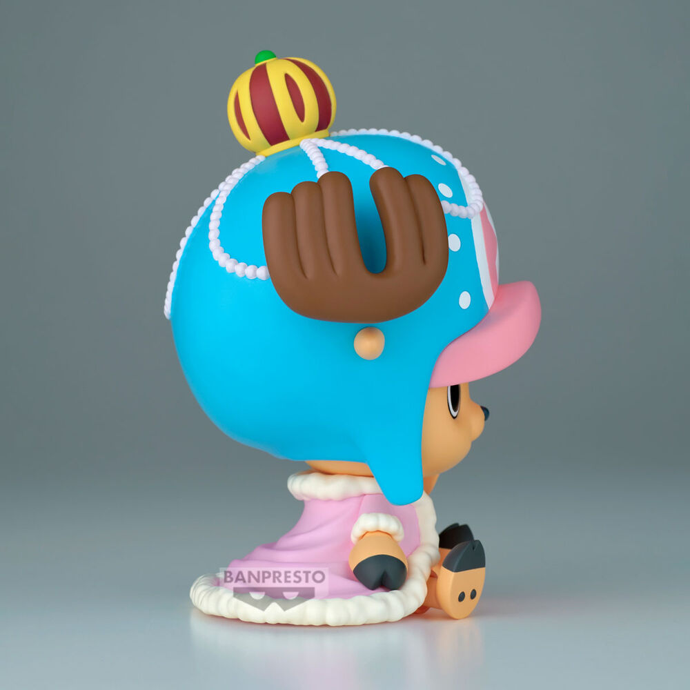 Vue rapprochée de la tête de la figurine Chopper avec son chapeau emblématique