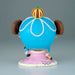 Figurine Chopper Sofvimates posée sur un socle, visible en angle droit