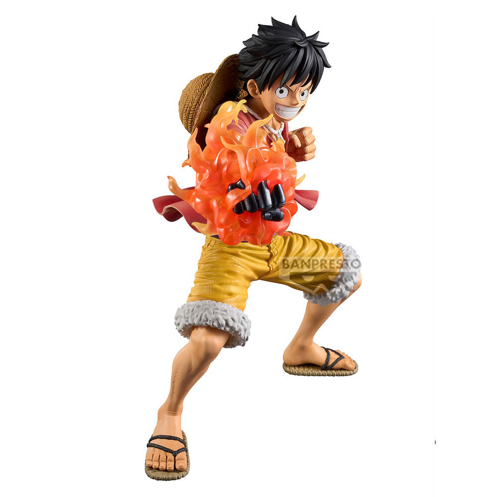 Gros plan sur le visage expressif de la figurine Monkey D. Luffy Grandista édition spéciale