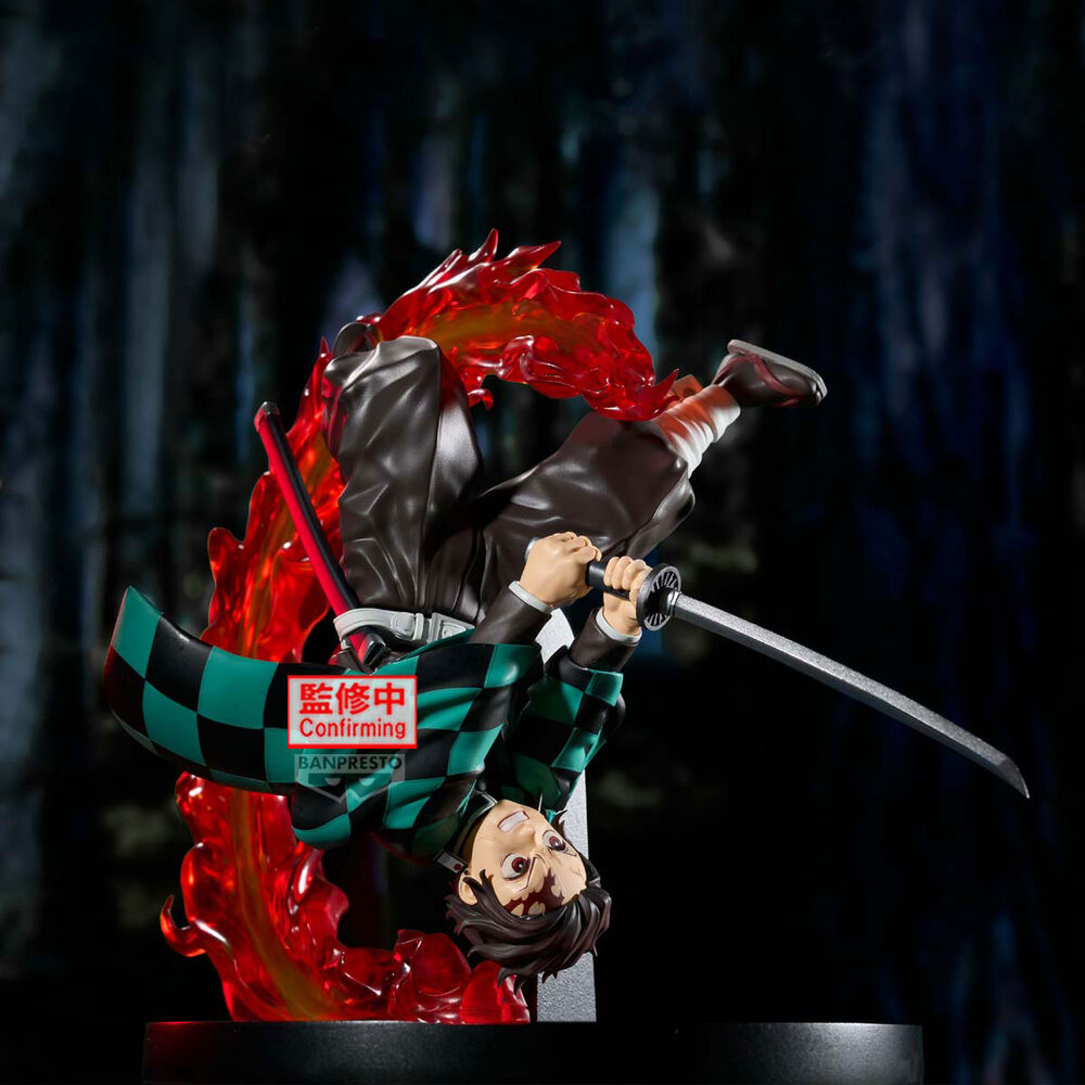 Figurine Tanjiro Kamado Demon Slayer Vibration Stars posée sur un socle, affichant une posture dynamique
