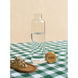 Vue latérale de la bouteille BT21 Shooky montrant le design en verre transparent
