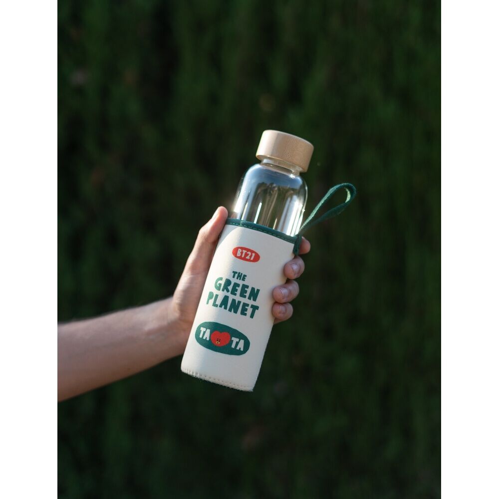 Image montrant la bouteille BT21 Tata 500ml et ses accessoires, idéale pour un usage quotidien