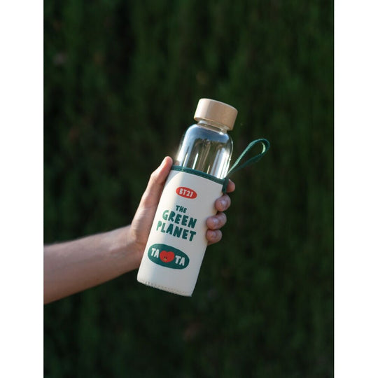 Image montrant la bouteille BT21 Tata 500ml et ses accessoires, idéale pour un usage quotidien
