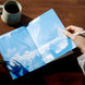 Cahier et stylo présentés dans un coffret cadeau élégant et soigné