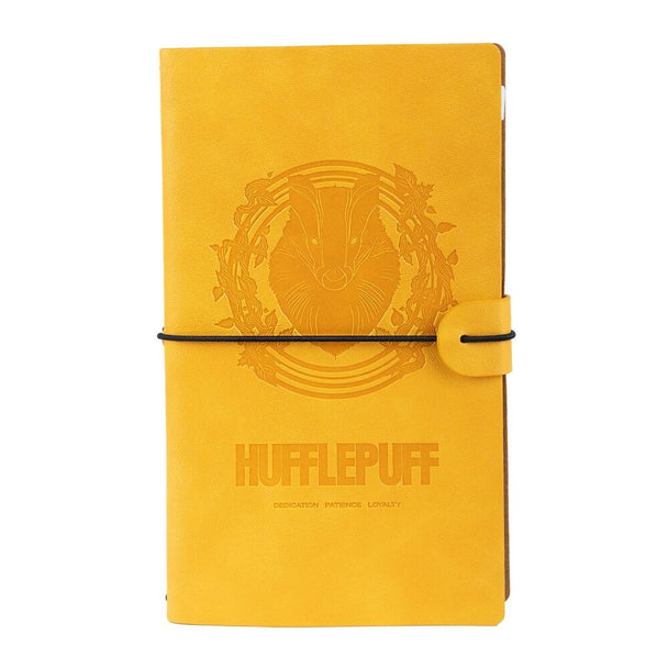 Carnet de voyage Harry Potter Hufflepuff avec couverture souple en simili cuir vue de face