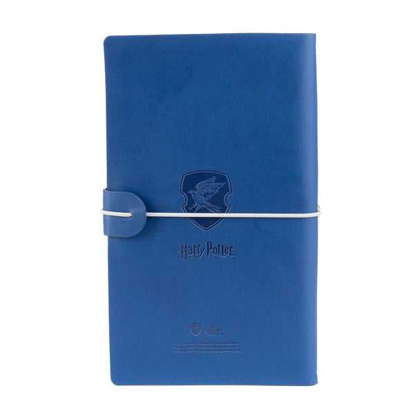 Détail de la texture souple et élégante de la couverture du carnet Ravenclaw