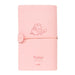 Couverture avant du carnet de voyage Pusheen ERIK en simili cuir beige avec illustration Pusheen
