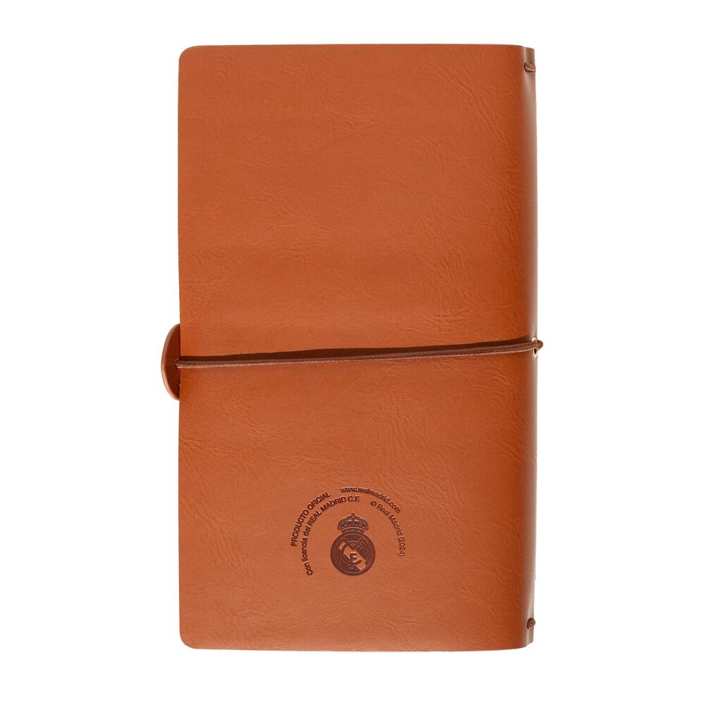 Vue de face du carnet Real Madrid avec logo et design officiel sur la couverture souple