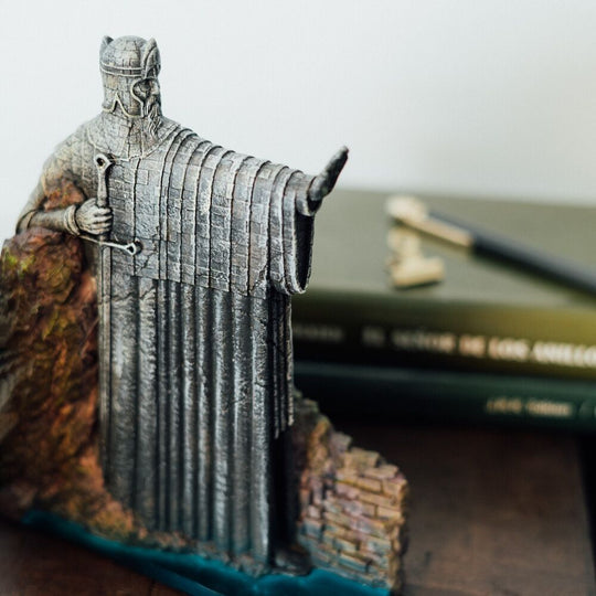 Vue latérale du serre-livres Argonath avec ses dimensions précises affichées
