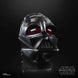 Photo rapprochée des éléments multi-pièces du casque Star Wars avec design inspiré de la série
