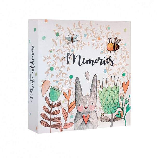 Couverture de l'album photo ERIK avec un motif lapin mignon sur fond pastel