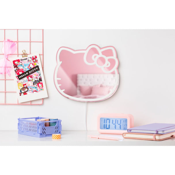 Miroir néon LED Hello Kitty PALADONE éclairé sur fond blanc avec détails lumineux roses et blancs