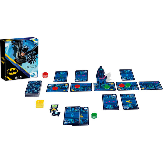 Cartes de personnage et accessoires du jeu Batman DC Comics avec détails colorés