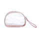 Détail du logo Hello Kitty sur le vanity case CERDÁ avec fermeture éclair robuste