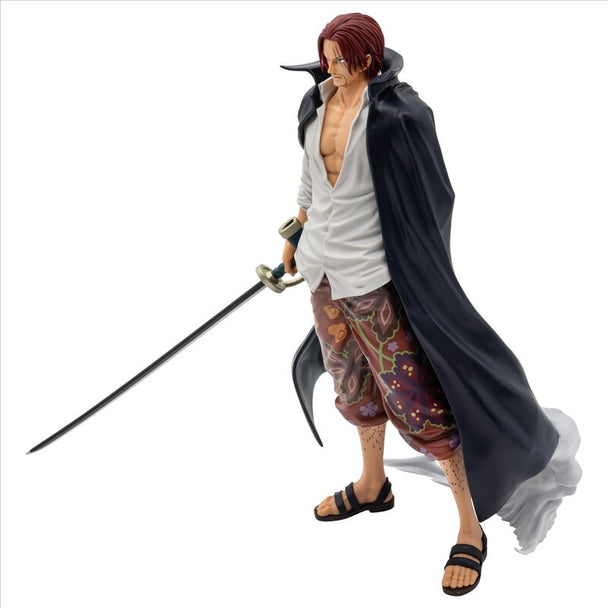 Profil gauche de la figurine Shanks One Piece montrant la posture dynamique et le sabre