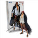 Vue arrière de la figurine Shanks mettant en avant la cape rouge emblématique