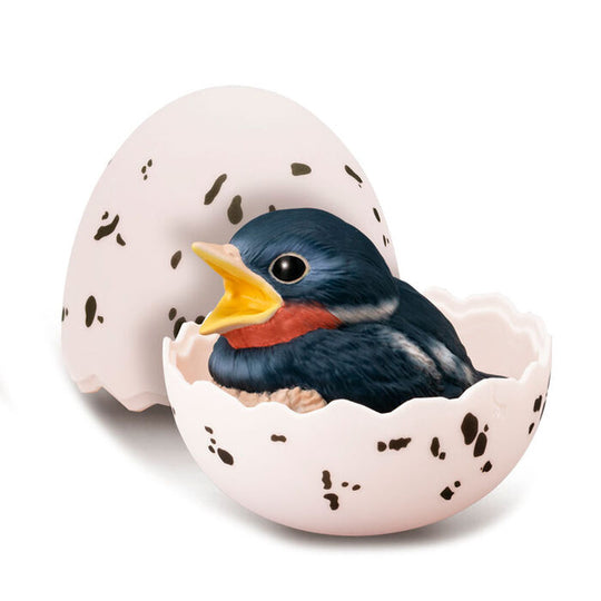 Figurine Baby Bird avec expression joyeuse et finition soignée