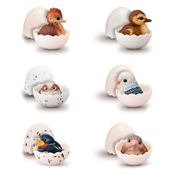 Figurine Baby Bird colorée de 7cm vue de face avec détails précis
