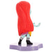 Image de la figurine Sally posée sur un bureau avec écouteurs bien rangés