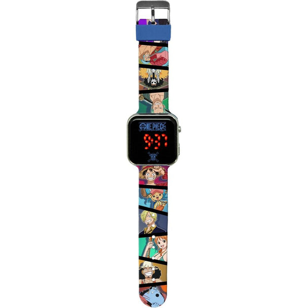 Gros plan sur la montre LED One Piece montrant les dimensions compactes et le style unique pour enfants