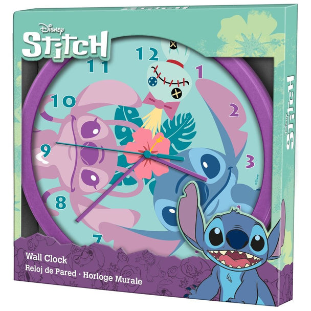 Détail de l'horloge murale Disney Stitch montrant les aiguilles et le design coloré sur fond bleu