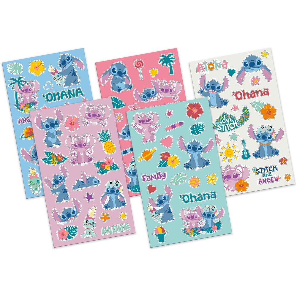 Vue détaillée d’un sticker Stitch souriant du set Disney, mettant en avant la qualité et les couleurs vives des autocollants.