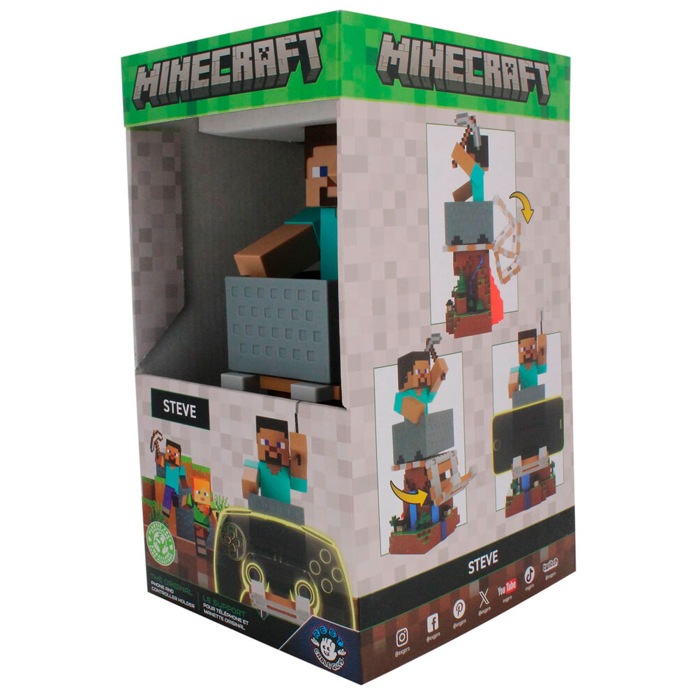 Support Cable Guy Minecraft Steve tenant une télécommande universelle pour démonstration.