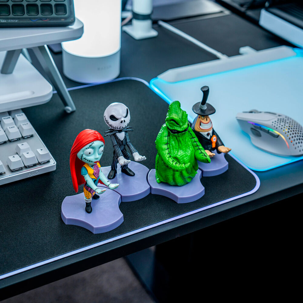 Vue globale de la figurine Sally avec éclairage mettant en avant les couleurs vives et détails