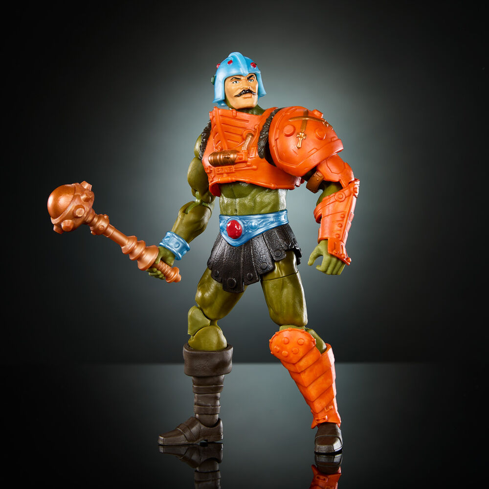 Figurine articulée Man-At-Arms montrant les 30 points d'articulation pour des poses variées