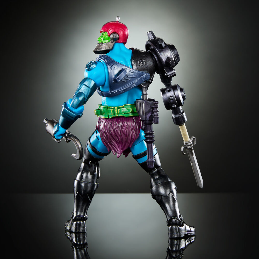 Collection complète avec la figurine Trap Jaw New Eternia et ses multiples armes et accessoires