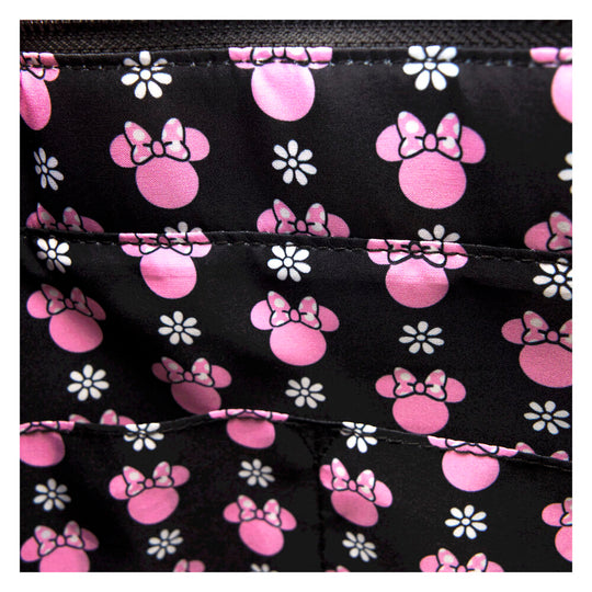 Présentation du sac tote Minnie porté à l'épaule pour montrer le style et la taille