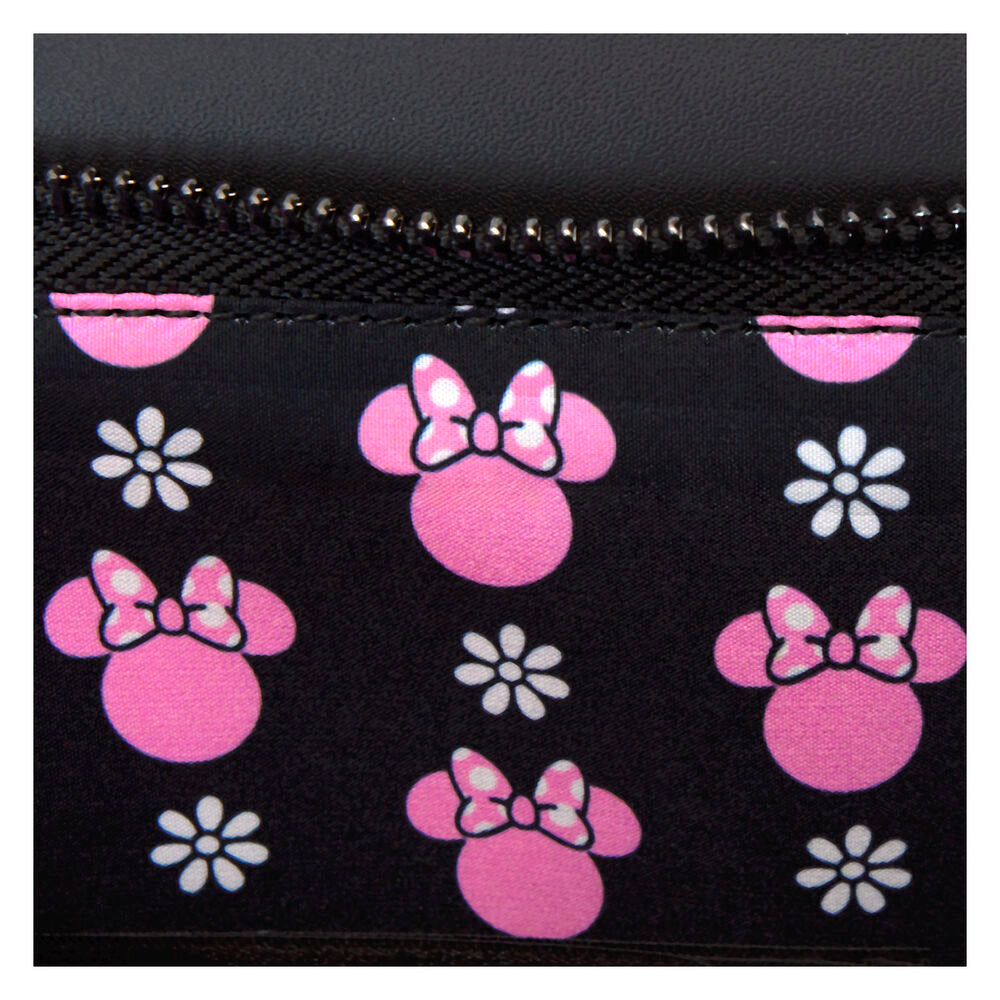 Détails bronze élégants sur les fermetures et attaches du sac Loungefly Disney Minnie