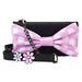 Sac à bandoulière Loungefly Disney Minnie Floral Rock the Dots vu de face avec détails floraux et nœud 3D