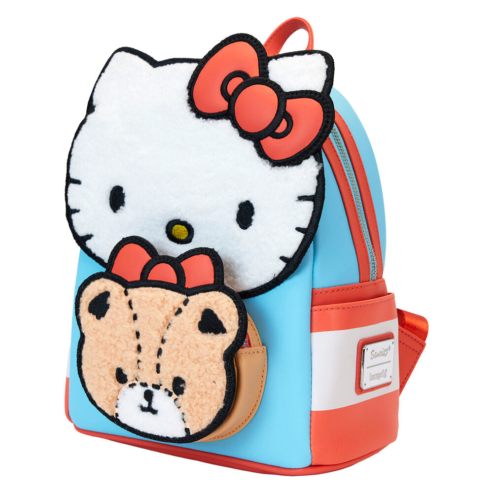 Détail des bretelles réglables et rembourrées du sac à dos Hello Kitty Loungefly pour un confort optimal