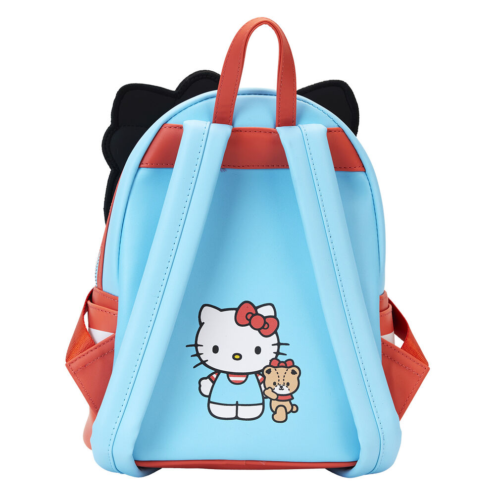 Gros plan sur les détails embossés et imprimés du sac à dos Loungefly Hello Kitty et Ours