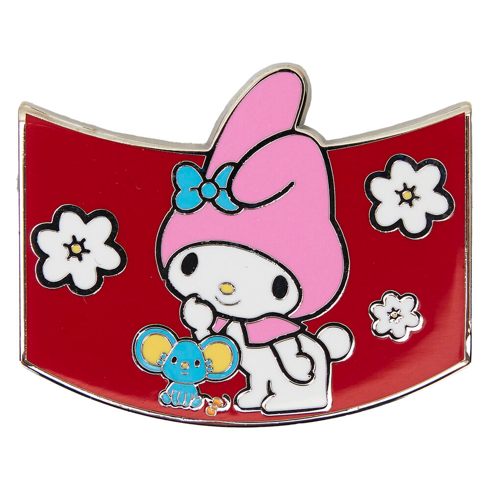 Collection de plusieurs pins émaillés Hello Kitty and Friends alignés, montrant la diversité des modèles