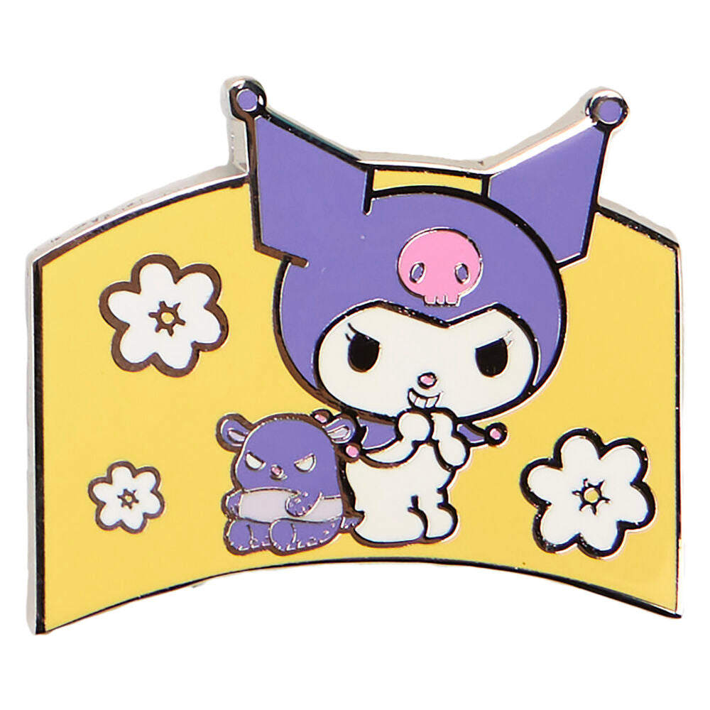 Pin's Hello Kitty avec ses amis, mise en scène sur un support noir pour mettre en valeur les détails