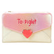 Vue de face du portefeuille Loungefly Winnie l'Ourson avec design Lettre d'Amour Disney