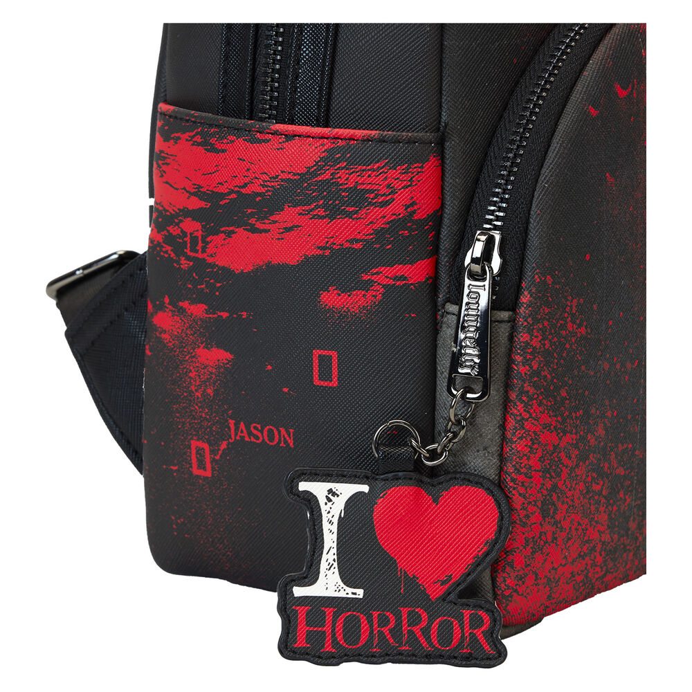 Détail du motif imprimé représentant les frères de Friday 13th sur le sac Loungefly