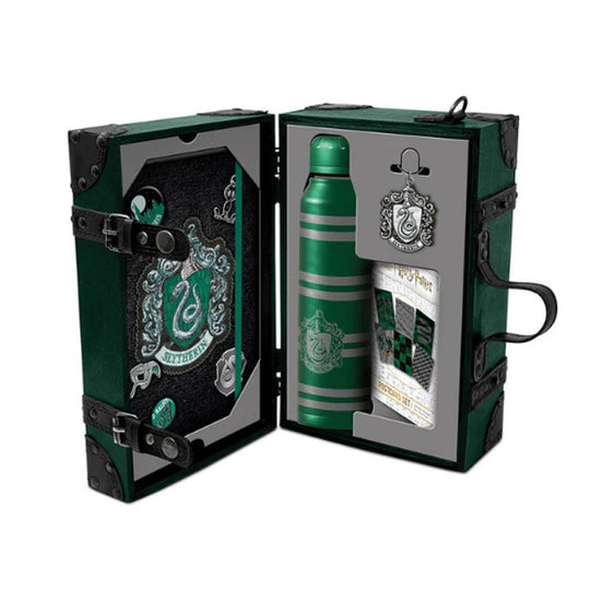 Contenu de la malette Harry Potter Serpentard comprenant cartes postales, carnet A5, bouteille en métal et porte-clés