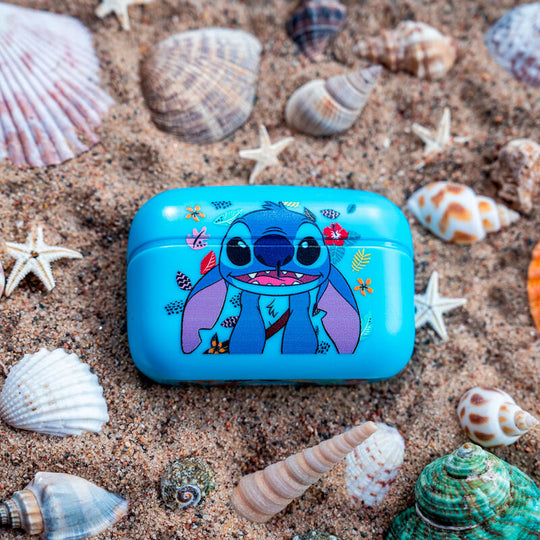 Casque Disney Stitch en utilisation avec smartphone affichant la connexion Bluetooth active