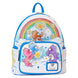 Vue avant du sac à dos Loungefly Care Bears Rainbow en simili cuir vegan avec poche zippée