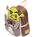 Zoom sur les détails du visage de Shrek sur le sac à dos Loungefly de 31 cm